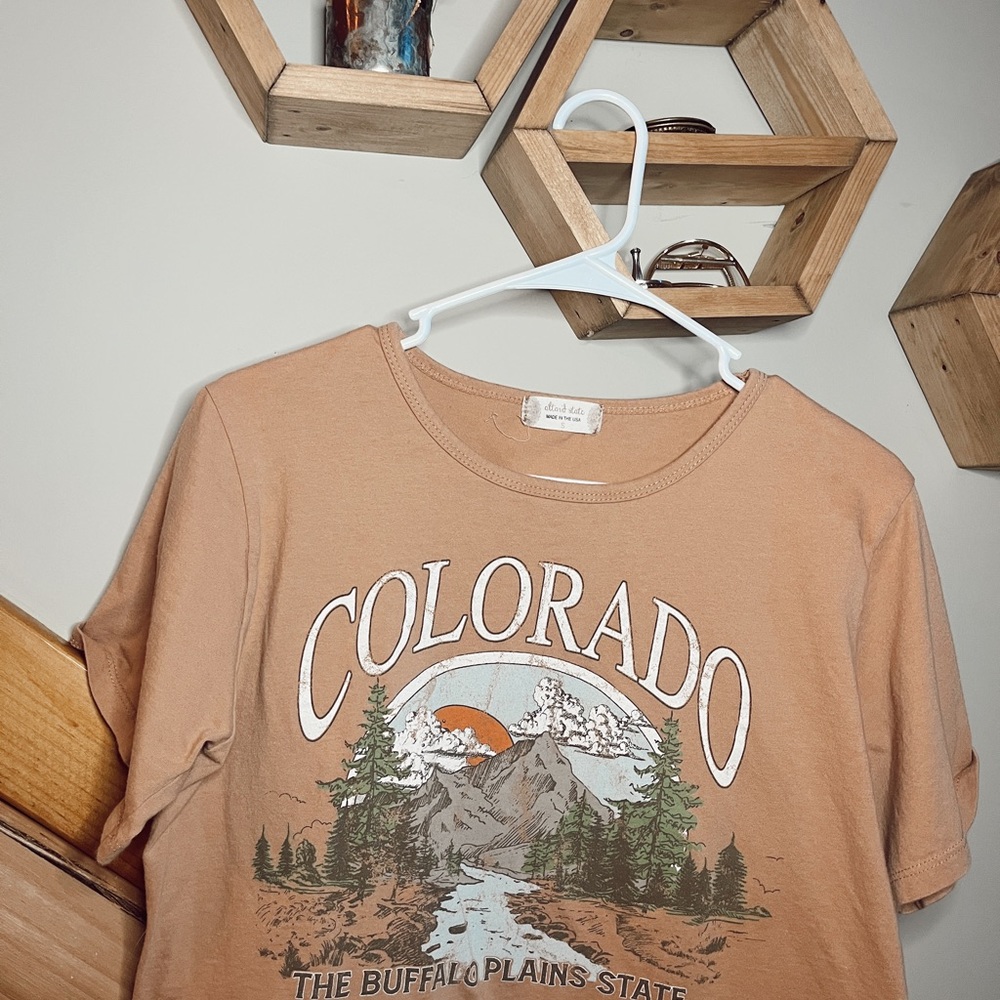 Cropped Colorado graphic tee